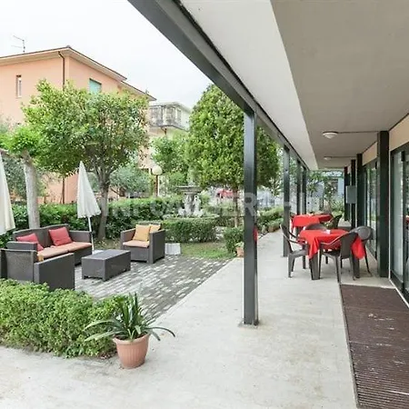 Hotel Paradiso 2*