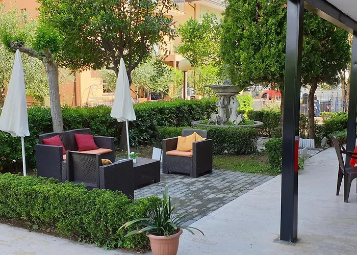 Paradiso Hotell 2*