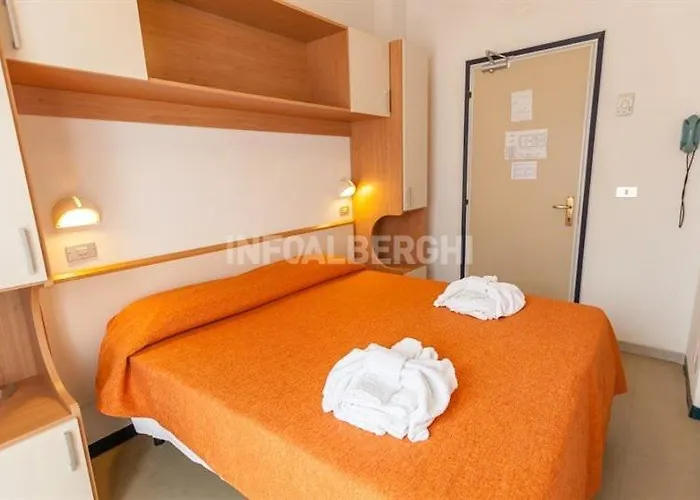 Paradiso Hotel 2*
